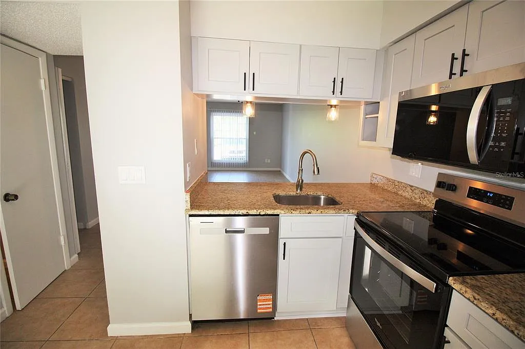 2 bed, 2.5 bath, 4488 sqft, $1,775 — Photo 2