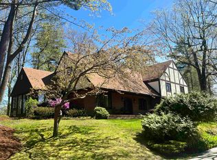 52 Morrill Dr, Colchester, VT 05408