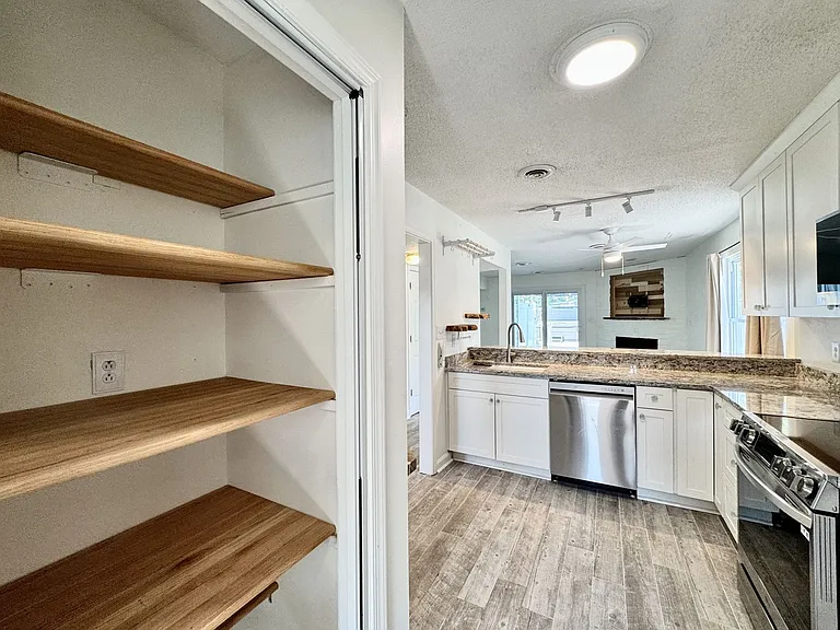 1509 Cypress Ave — Photo 12