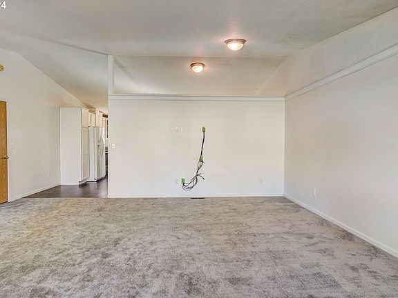 5th image of 11611 NE 15th St