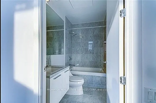 42 Charles St E #4702 — Photo 13