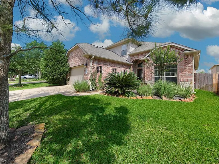 139 Sweet Leaf Grove Ln — Photo 1