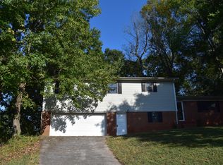 4609 Lakeview Cir, Louisville, TN 37777