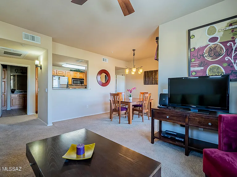2550 E River Rd #16305 — Photo 6