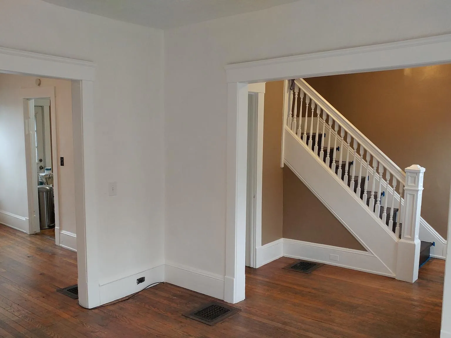 3 bed, 1350 sqft, $1,550 — Photo 1