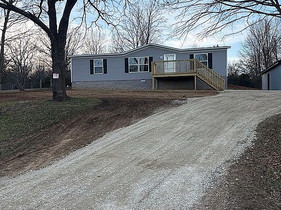 3rd image of 1293 Melrose Rd