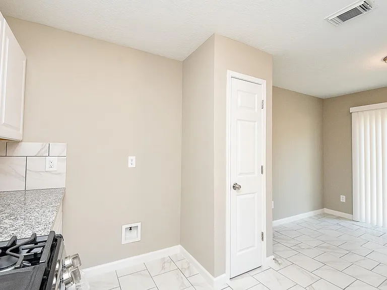 7818 Summer Place Dr — Photo 13