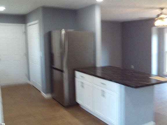 4th image of 133 Pace Valley Rd