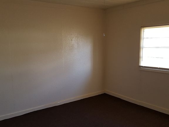 3rd image of 3875 East Lynnwood