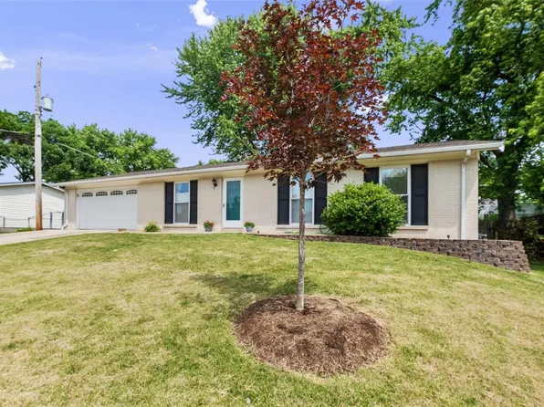 11481 Burgess Ave, Bridgeton, MO 63044