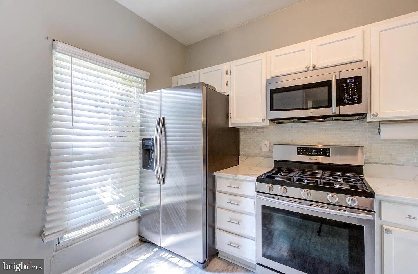2 bed, 1.5 bath, 1120 sqft, $2,400 — Photo 3