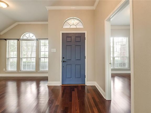 4th image of 9343 Aristocrat Ln