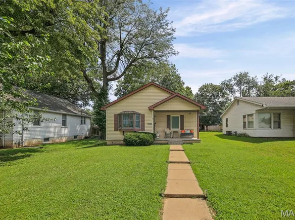 1326 Orchard St, Belleville, IL 62221