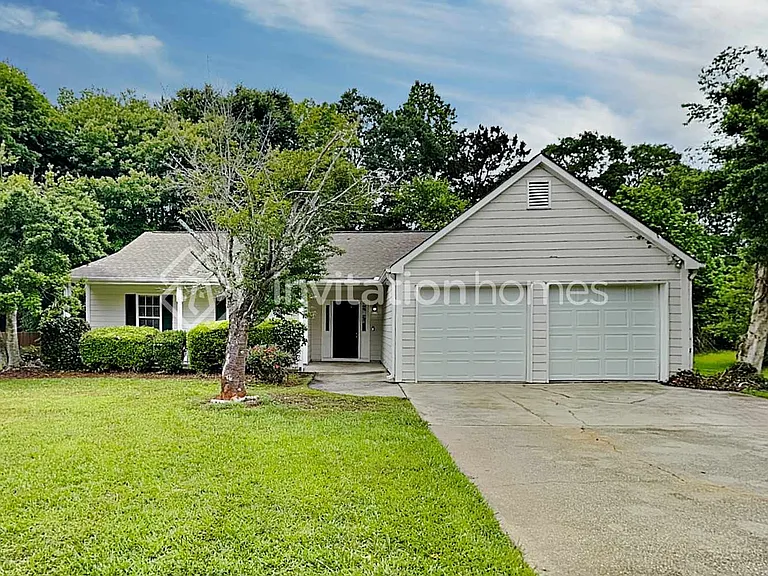 213 Highpoint Xing — Photo 1