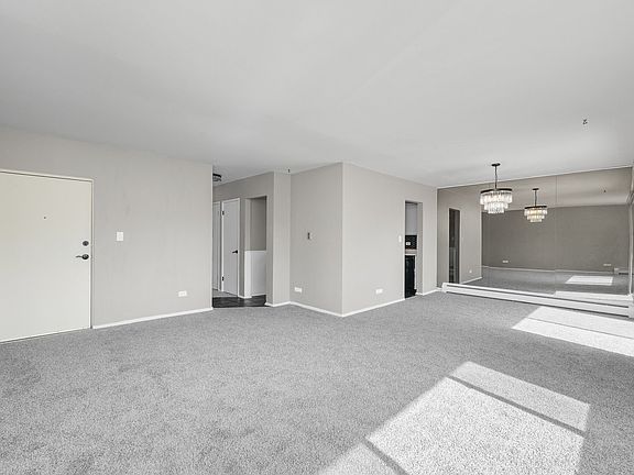 4th image of 403 N Marion St APT 3A