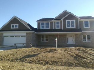 8819 Newport Dr, White Lake, MI