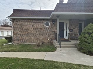 2505 Dover Ln, Saint Joseph, MI 49085