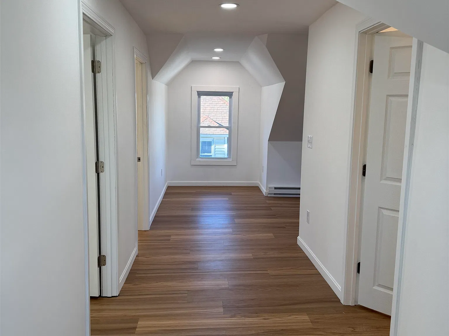 2 bed, 1.0 bath, 800 sqft, $1,700 — Photo 2