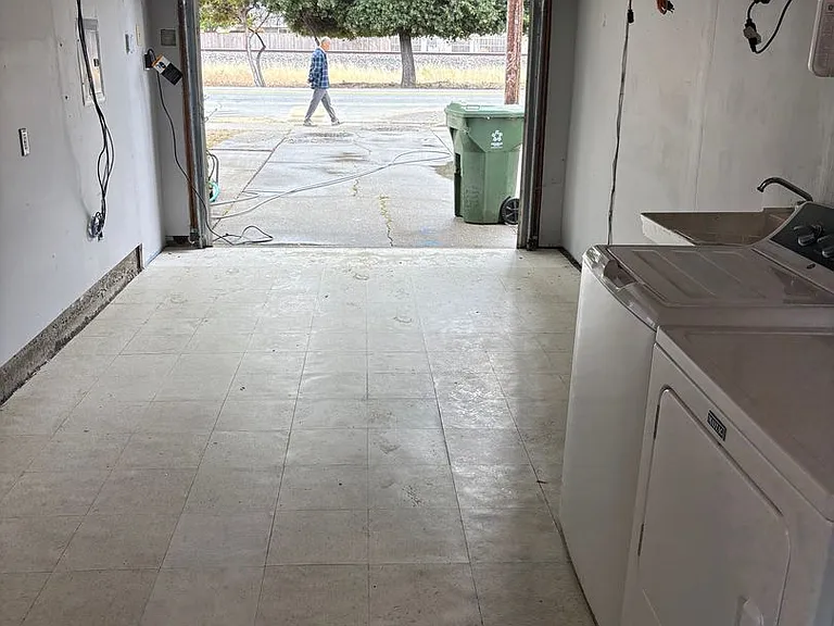 4817 Hansen Ave — Photo 10