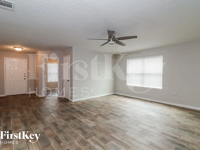 6200 Winnebago Ct — Photo 3