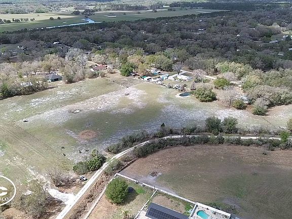 3rd image of 7402 Loghouse Rd