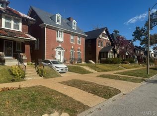 5755 Waterman Blvd, Saint Louis, MO 63112