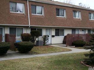 130 Storm Dr, Holtsville, NY 11742