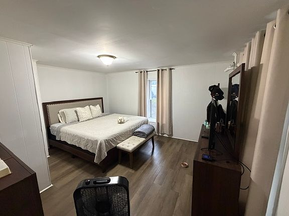 4th image of 77 Chapman St #3