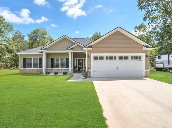 372 Linden Dr, Jesup, GA 31545