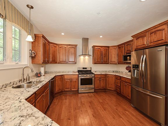 4th image of 145 CLEMENT Road