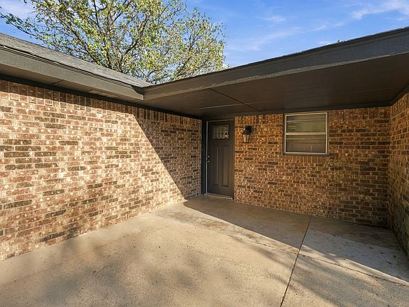3rd image of 710 Parkridge Dr