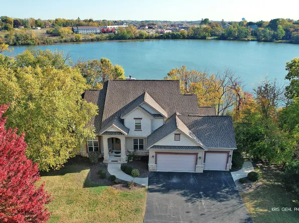 1265 Bayshore Dr, Antioch, IL 60002