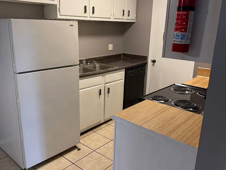 8215 Skysail Ave #C — Photo 3