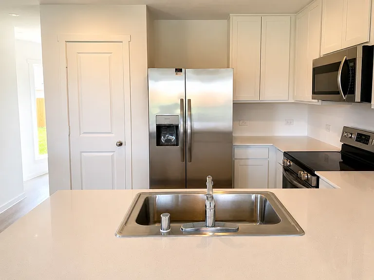 427 Bower Dr — Photo 6
