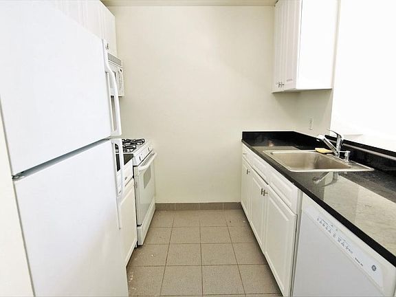 5th image of 1955 1st Ave APT 436