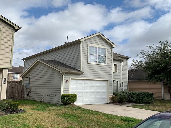 3rd image of 810 Grand Plains Dr