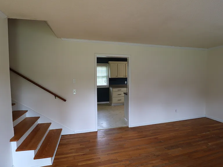 120 Sunnybrook Ct — Photo 3