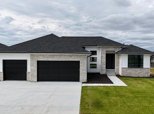 5508 N 213th St, Elkhorn, NE 68022