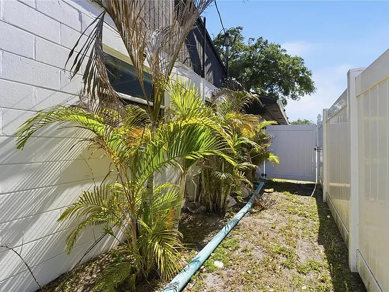 7005 N Duncan Ave #A — Photo 22