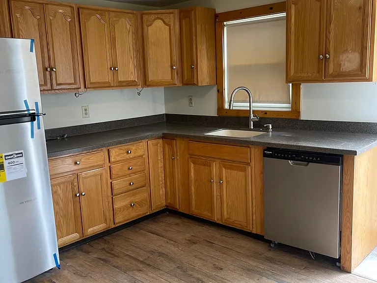 112 Platt St — Photo 12