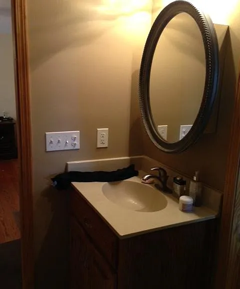 vanity with mirrored medicine chest