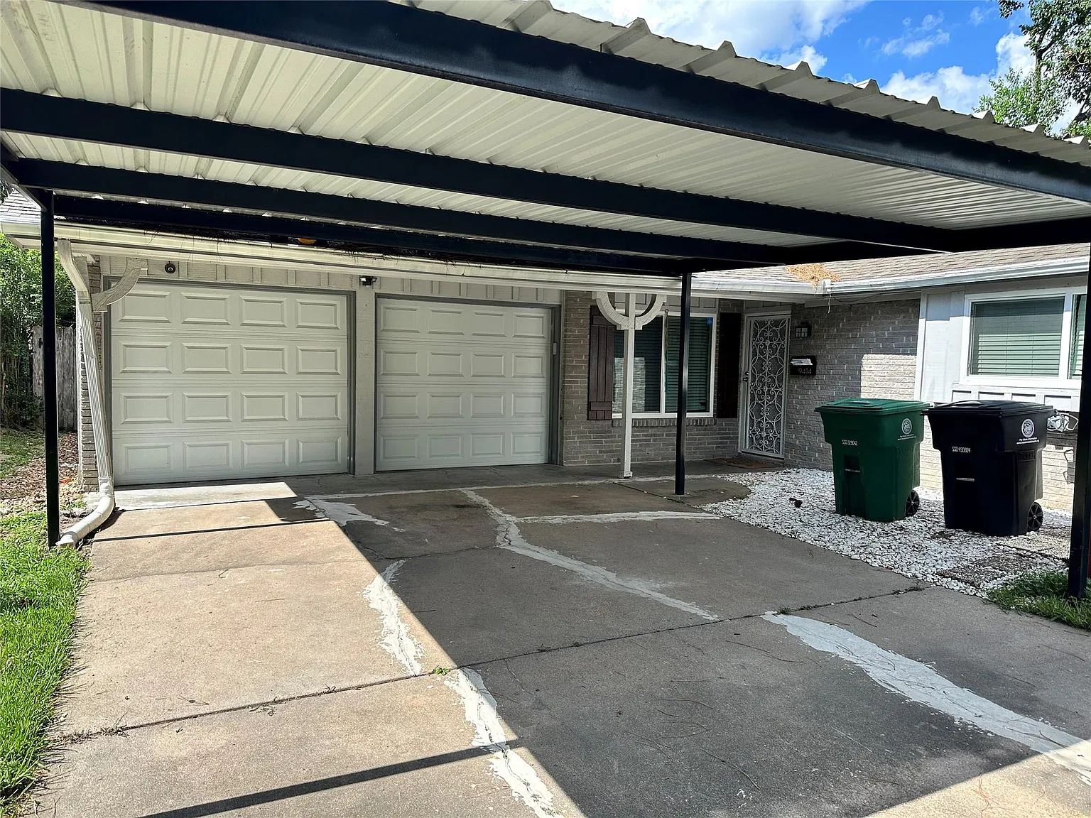 3 bed, 2.0 bath, 1383 sqft, $1,975 — Photo 2