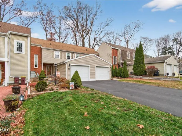 22 E Haystack Road, Clifton Park, NY 12065