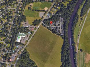 20 Riverwalk Dr, Weatogue, CT 06089