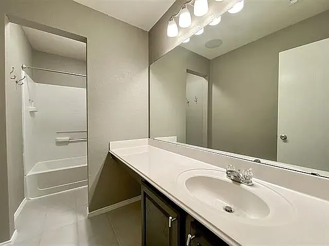 1000 Campbell Dr — Photo 11