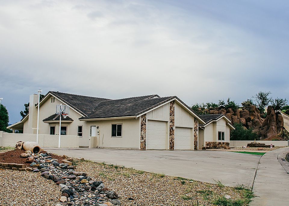 1st image of 490 Greenway Dr