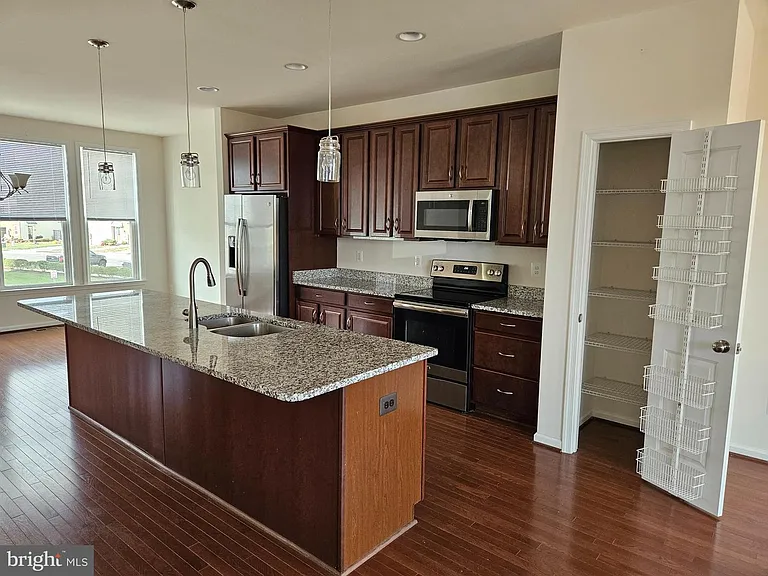 178 Solara Dr — Photo 9