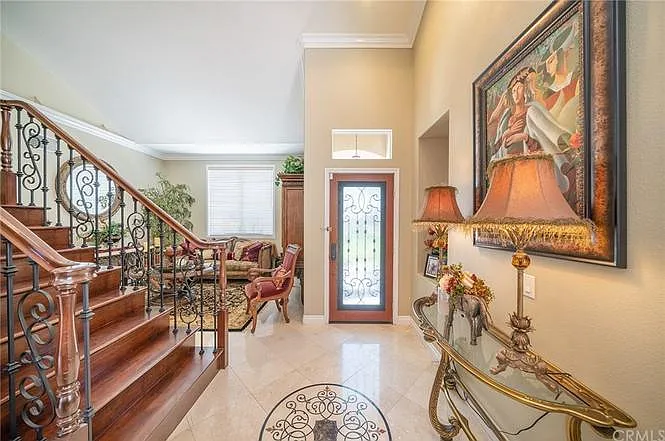 2801 Hazel Pl — Photo 3