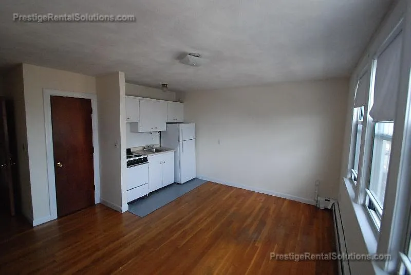1 bed, 1.0 bath, 600 sqft, $2,100 — Photo 2
