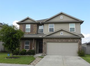 7015 Hazelnut Ln, Baytown, TX 77521